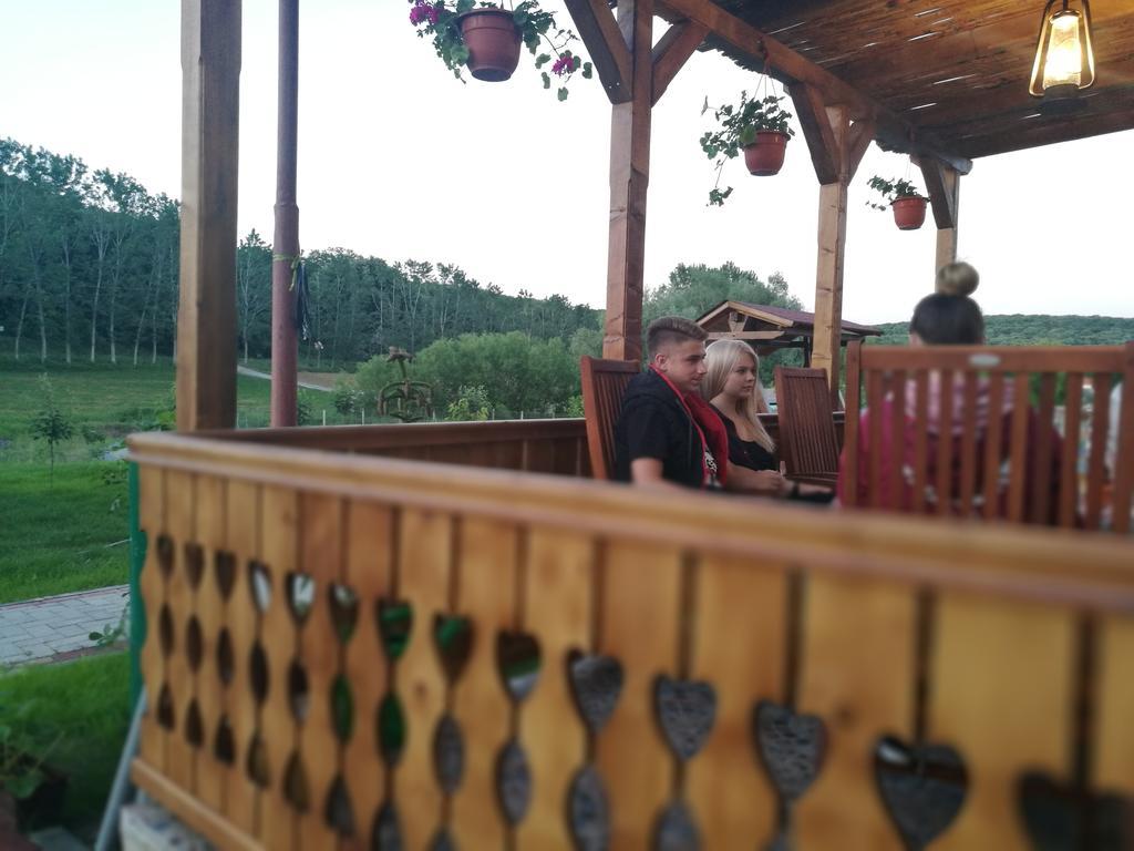 Agropensiunea Valea Fagilor Luncavita Exteriör bild